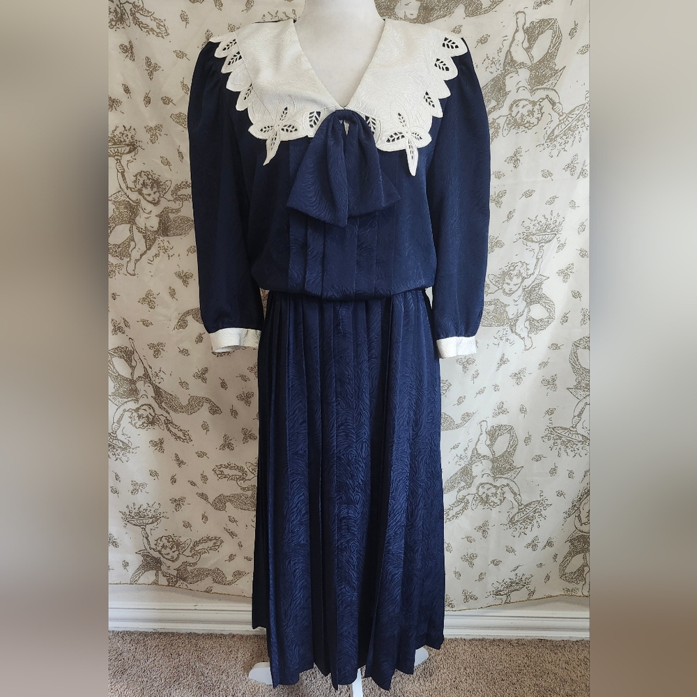 Large collar vintage in the mood Navy Secetary Sunday School Teacher dress
